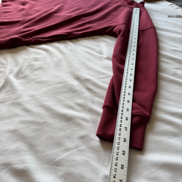 Kirkland Signature Womens Cozy Long Sleeve Sweatshirt Burgundy Sz Large Pockets - Picture 10 of 13